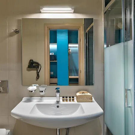 Hotel Phidias Piraeus