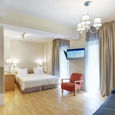 Phidias Hotel 2*